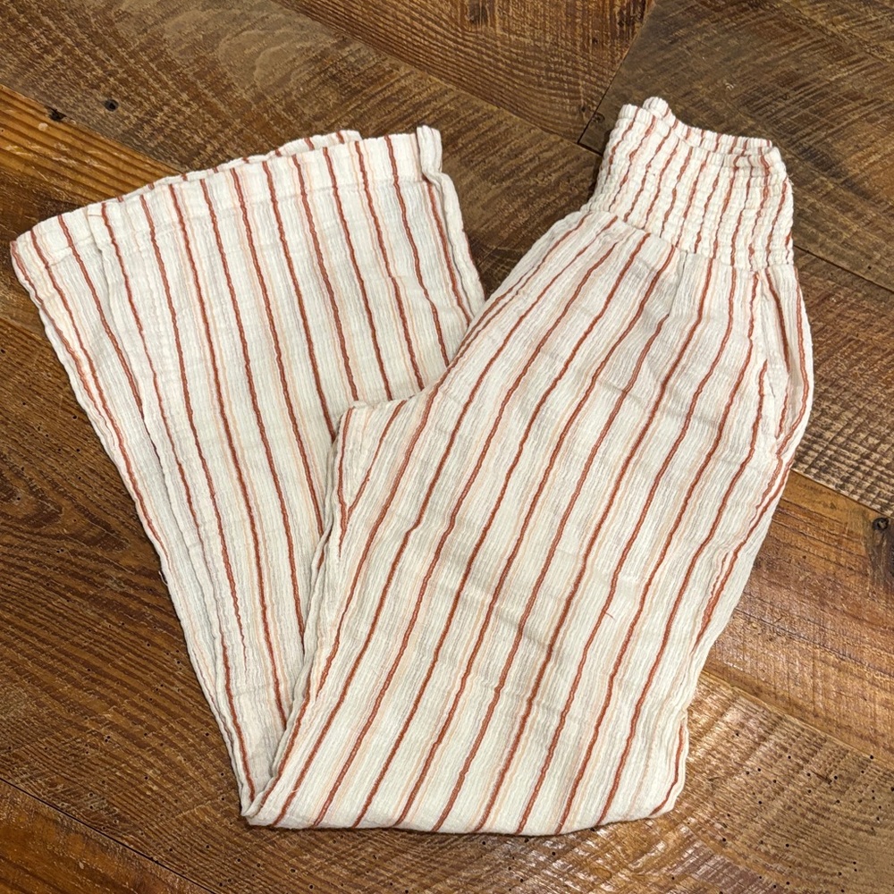 Billabong women’s Striped Pants in Cream, pink, burgundy
